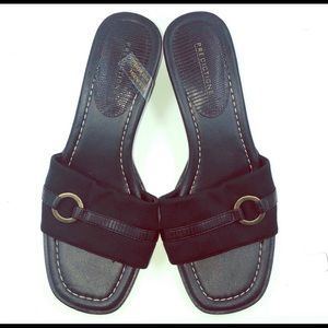 LEATHER SLIP ON SANDALS